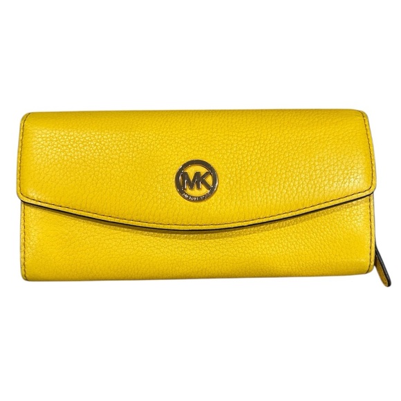 Michael Kors Women’s Fulton Flap Continental Wallet Clutch - Picture 1 of 8